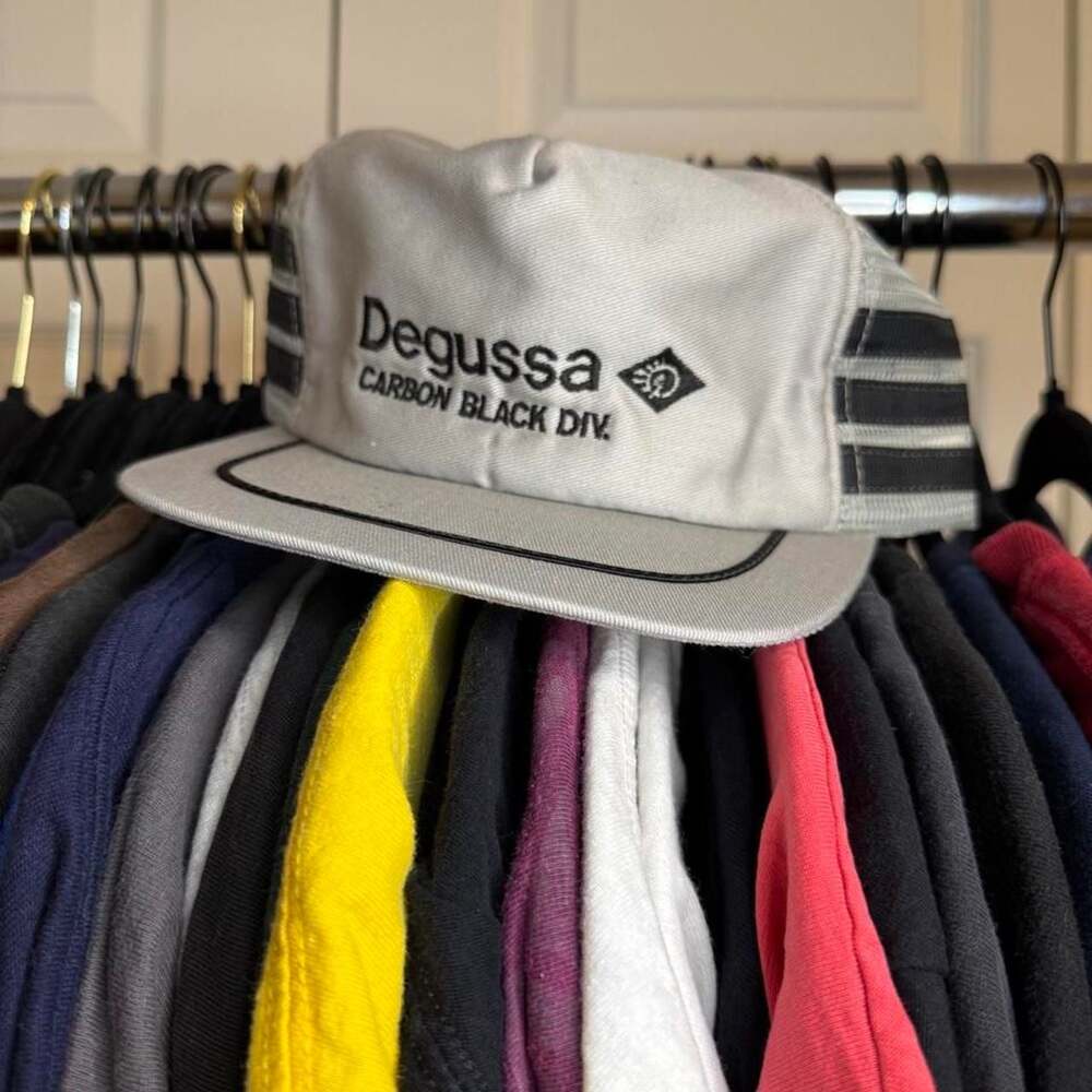 Vintage Degussa Carbon Black Div. Trucker Cap Gray White Mesh Hat